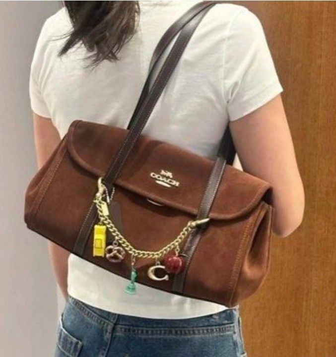 COACH BRIDGET SHOULDER BAG (Category: Shoulder Bags) located in Pasig City. Submitted by titalana2011991 (Listing ID 1466692681, Image 3). Description: .