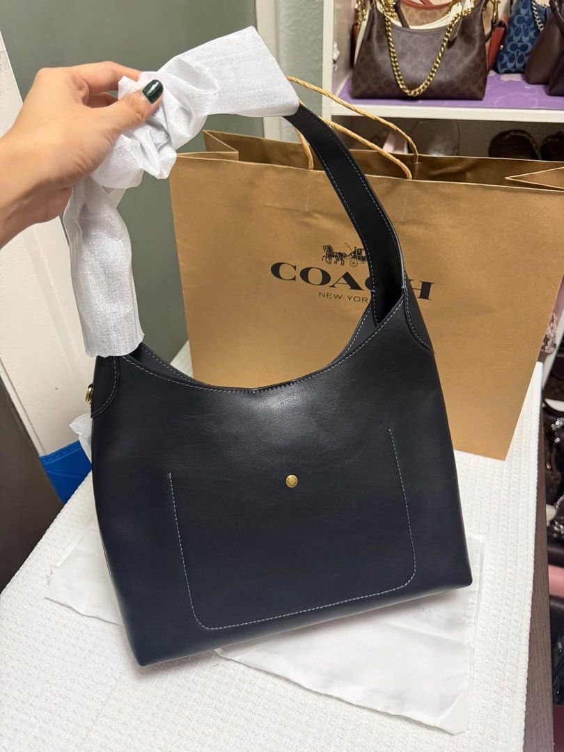 Coach Brooklyn Medium (Category: Shoulder Bags) located in Binan City. Submitted by pinkykeenshop (Listing ID 1466765424, Image 3). Description: .