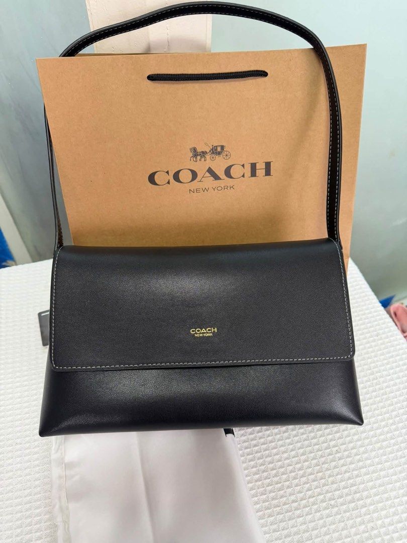 Coach Chelsea 30 (Category: Shoulder Bags) located in Binan City. Submitted by pinkykeenshop (Listing ID 1466764956, Image 2). Description: .