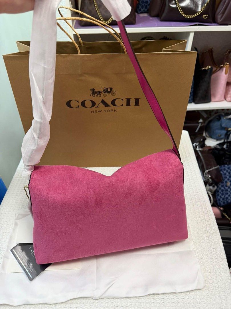 Coach Chelsea 30 (Category: Shoulder Bags) located in Binan City. Submitted by pinkykeenshop (Listing ID 1466764985, Image 3). Description: .