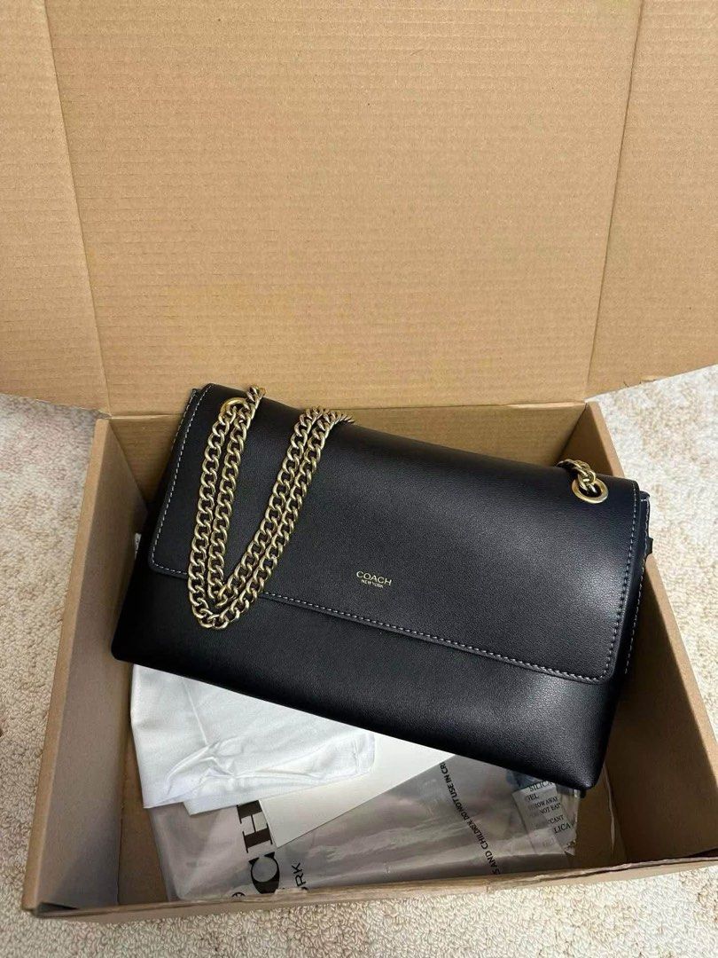 Coach Chelsea 30 in Chain (Category: Shoulder Bags) located in Binan City. Submitted by pinkykeenshop (Listing ID 1466764663, Image 2). Description: .