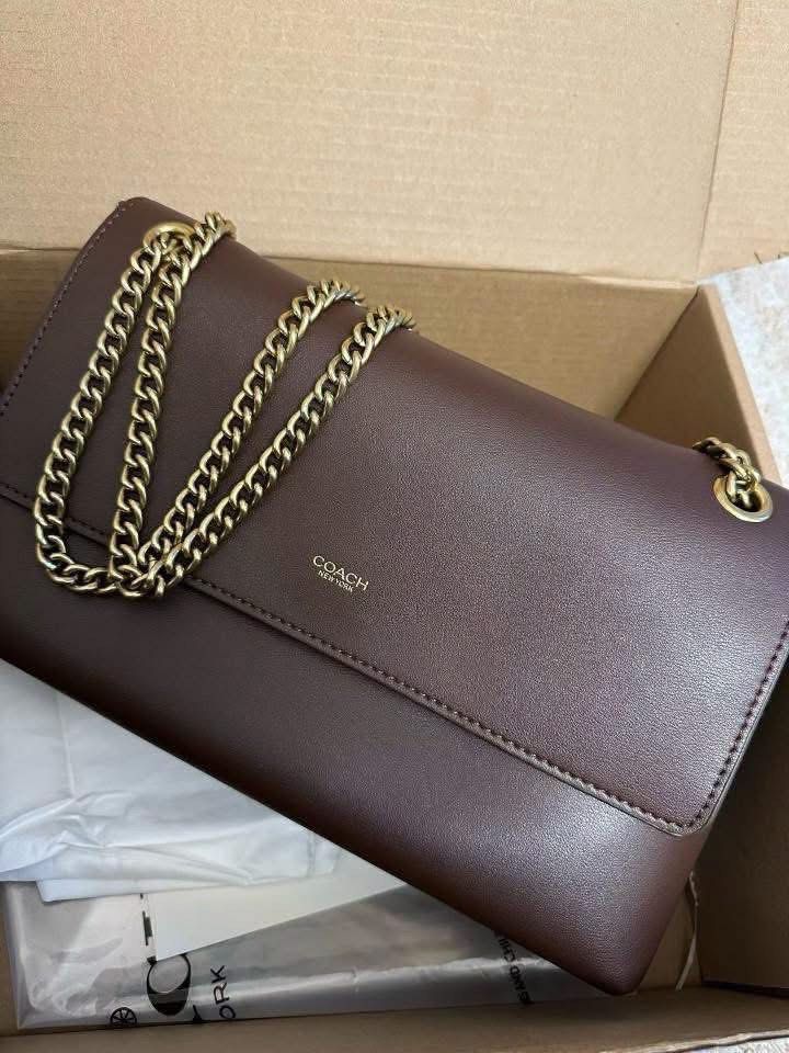 Coach Chelsea 30 in Chain (Category: Shoulder Bags) located in Binan City. Submitted by pinkykeenshop (Listing ID 1466764682, Image 2). Description: .