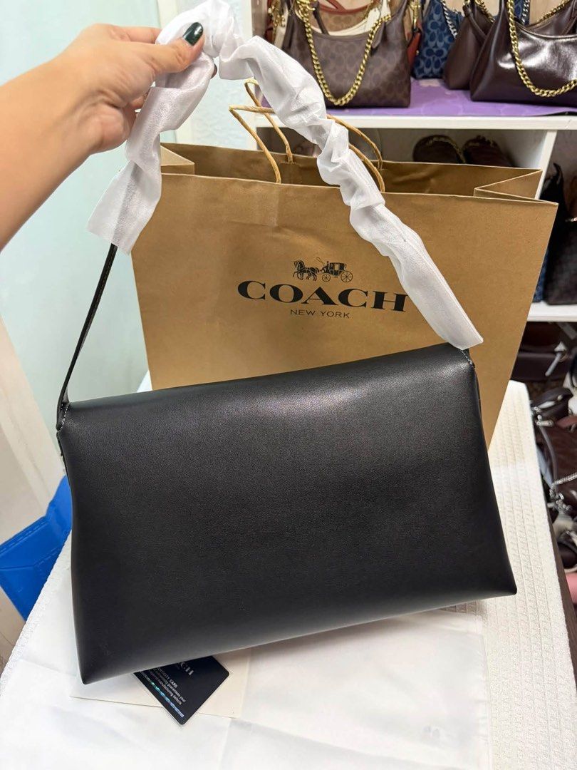 Coach Chelsea 36 (Category: Shoulder Bags) located in Binan City. Submitted by pinkykeenshop (Listing ID 1466765032, Image 3). Description: .