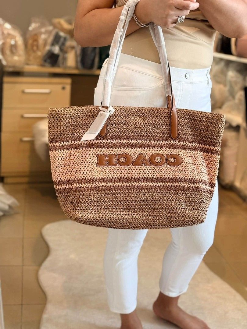 Coach City Tote Bag (Category: Tote Bags) located in Manila. Submitted by msddirectfactoryoutlet (Listing ID 1466703484, Image 2). Description: Size 18" (L) x 10" (H) x 6 1/2" (W).