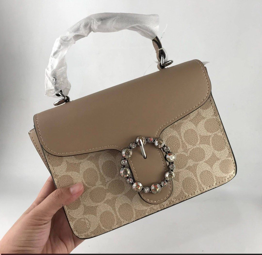 Coach Courtney Top Handle (Category: Shoulder Bags) located in Binan City. Submitted by pinkykeenshop (Listing ID 1466587629, Image 1). Description: .