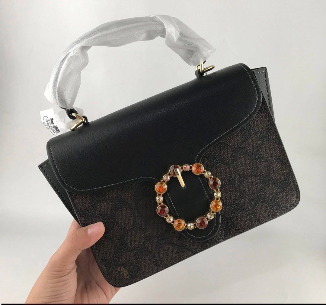 Coach Courtney Top Handle (Category: Shoulder Bags) located in Binan City. Submitted by pinkykeenshop (Listing ID 1466587835, Image 1). Description: .