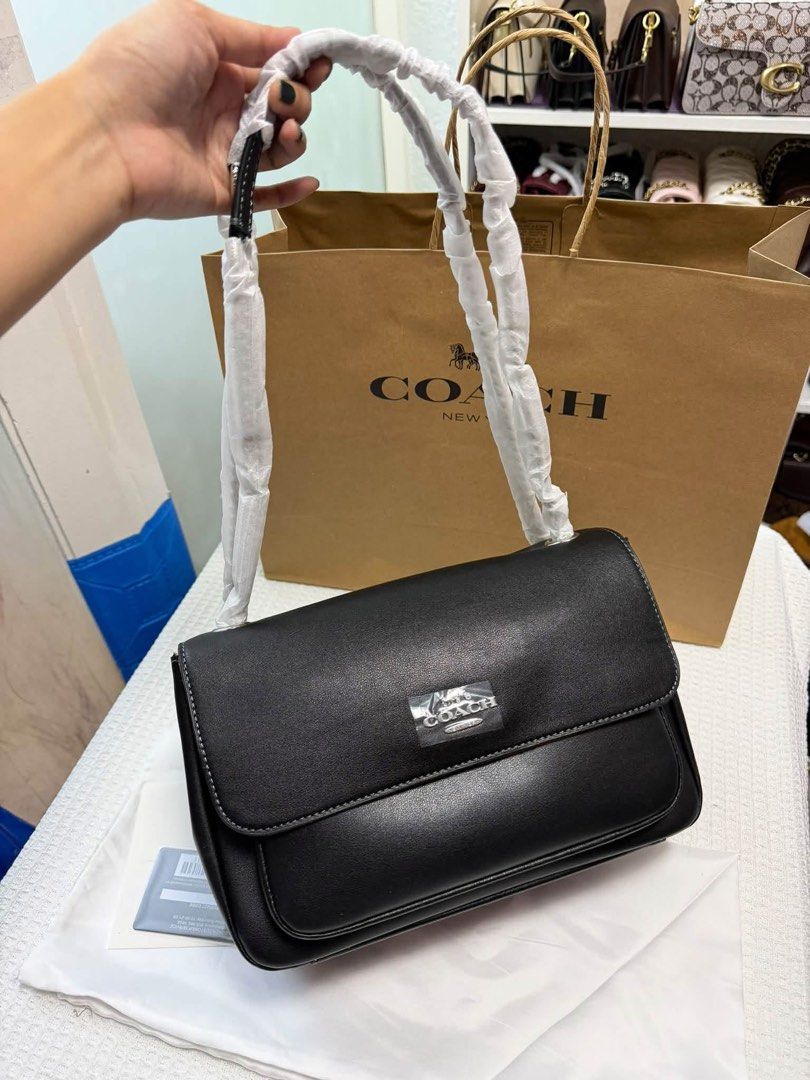Coach Elodie (Category: Shoulder Bags) located in Binan City. Submitted by pinkykeenshop (Listing ID 1466765739, Image 2). Description: .