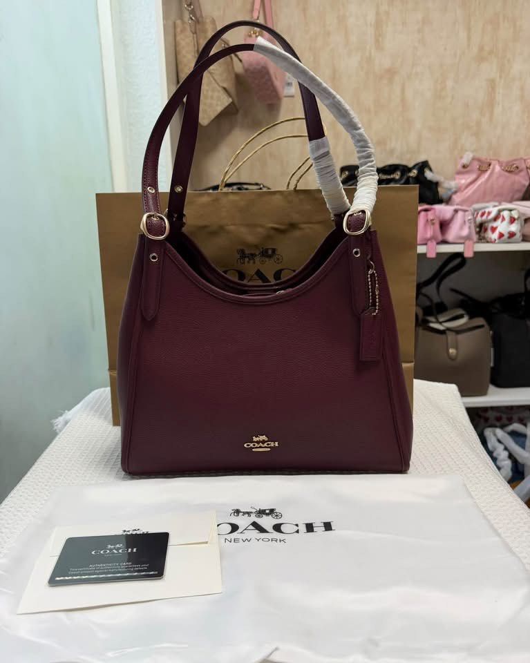 Coach Erin Shoulder Bag (Category: Shoulder Bags) located in Binan City. Submitted by pinkykeenshop (Listing ID 1466765689, Image 1). Description: .