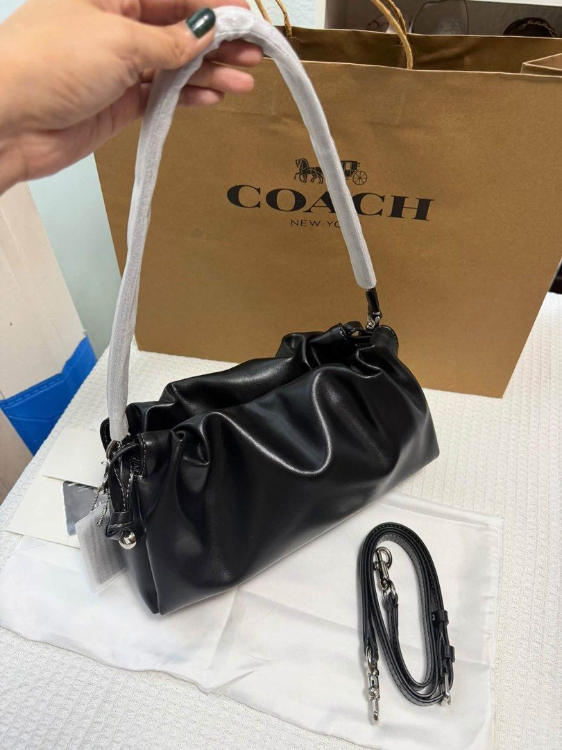 Coach Faye (Category: Shoulder Bags) located in Binan City. Submitted by pinkykeenshop (Listing ID 1466765108, Image 3). Description: .