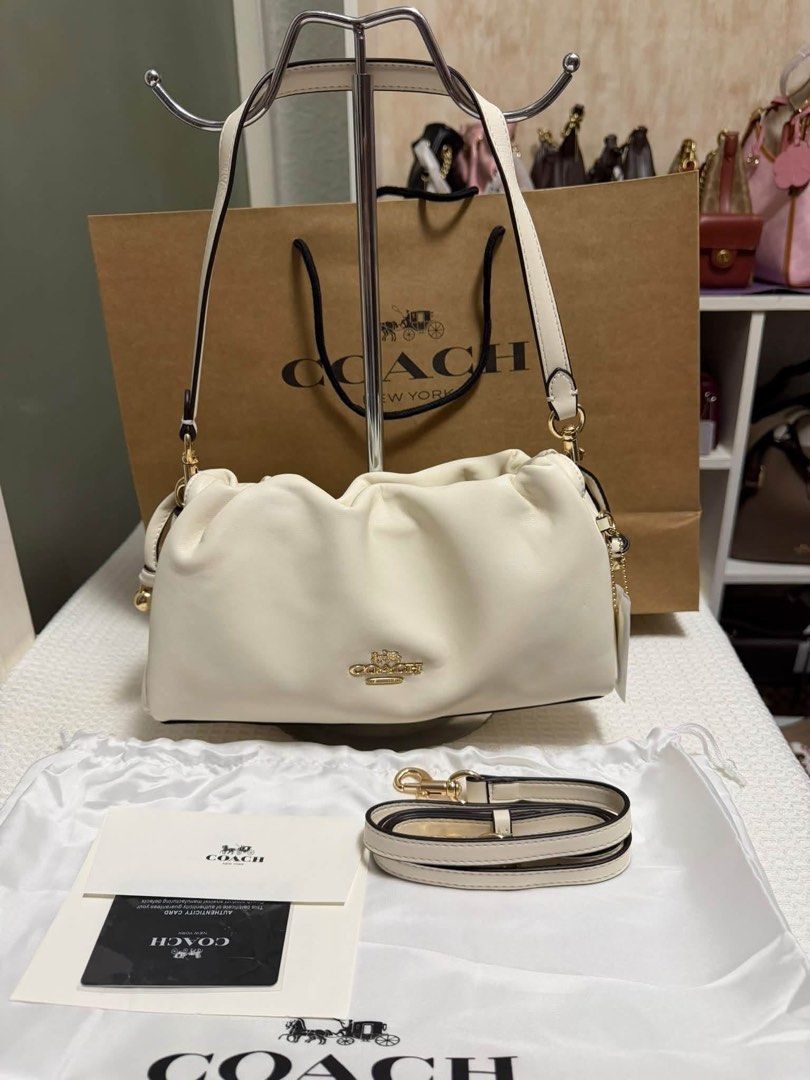 Coach Faye (Category: Shoulder Bags) located in Binan City. Submitted by pinkykeenshop (Listing ID 1466765131, Image 1). Description: .