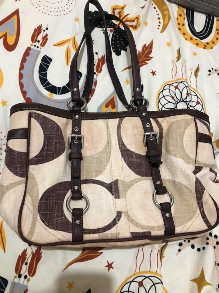 Coach for take all (Category: Shoulder Bags) located in Mabalacat. Submitted by sandsshop0921 (Listing ID 1466599288, Image 1). Description: heavily used na ung isa nalabhan na ung canvass kayo nalang po mg restore.