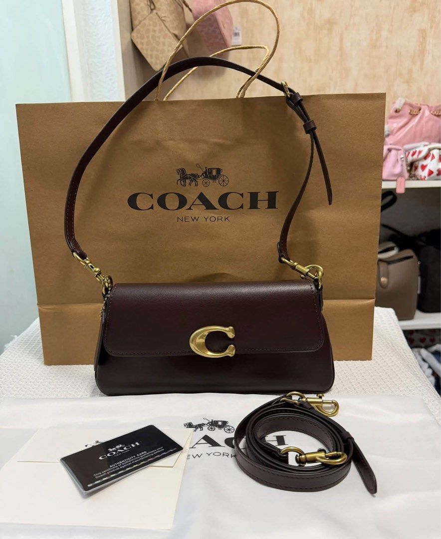 Coach Jet Shoulder Bag (Category: Shoulder Bags) located in Binan City. Submitted by pinkykeenshop (Listing ID 1466765631, Image 1). Description: .