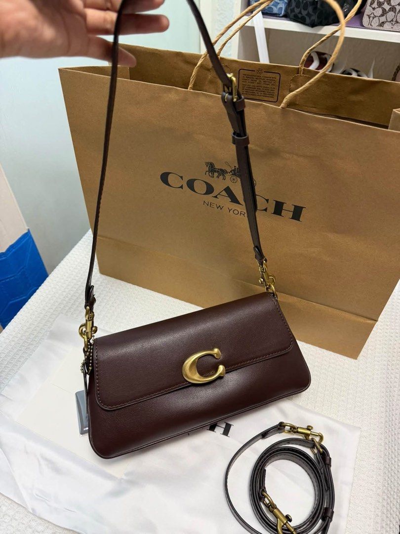 Coach Jet Shoulder Bag (Category: Shoulder Bags) located in Binan City. Submitted by pinkykeenshop (Listing ID 1466765631, Image 2). Description: .
