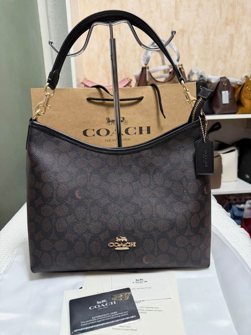 Coach Laurel Hobo (Category: Shoulder Bags) located in Binan City. Submitted by pinkykeenshop (Listing ID 1466737893, Image 1). Description: .