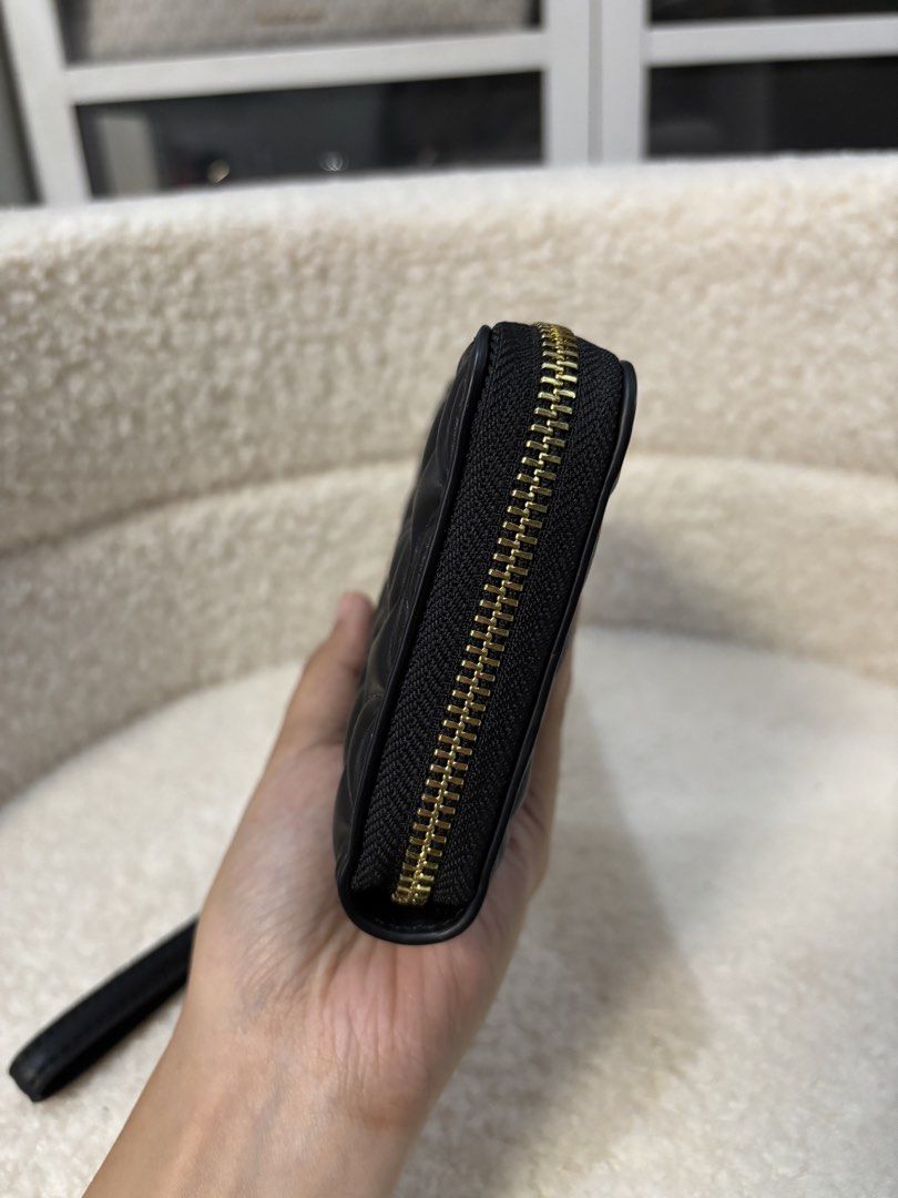 Coach Long Wallet (Category: Luxury Bags & Wallets) located in Manila. Submitted by roxy_collection634 (Listing ID 1466691539, Image 2). Description: Coach Long Wallet Original Brandnew No inclusion Open for Layaway Pm for Interested 📤.