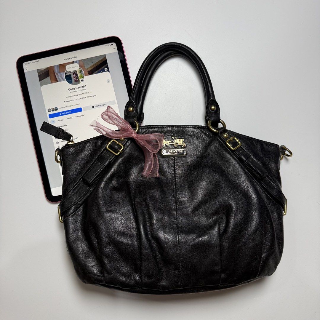 COACH MADISON SMALL BAG NO SLING (Category: Luxury Bags & Wallets) located in Baguio. Submitted by buyingacc.cj.marie (Listing ID 1466710737, Image 1). Description: Selling my personal preloved vintage bag. Guaranteed authentic. Please check photos for details. Very good vintage condition. No to barat na maarte. .