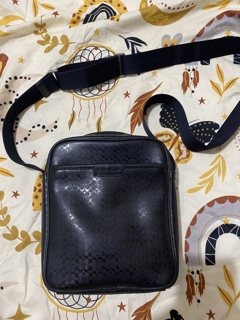 Coach mens sling (Category: Cross-body Bags) located in Mabalacat. Submitted by sandsshop0921 (Listing ID 1466677053, Image 1). Description: like new.