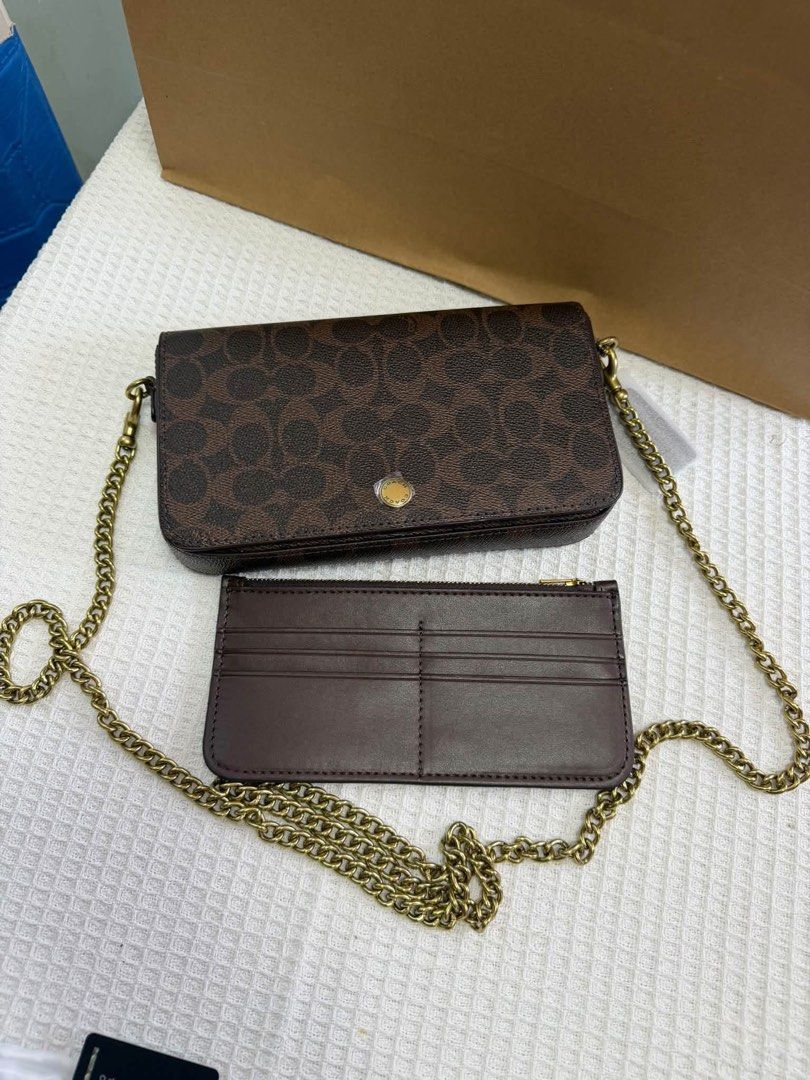 Coach Mila (Category: Cross-body Bags) located in Binan City. Submitted by pinkykeenshop (Listing ID 1466773730, Image 2). Description: .