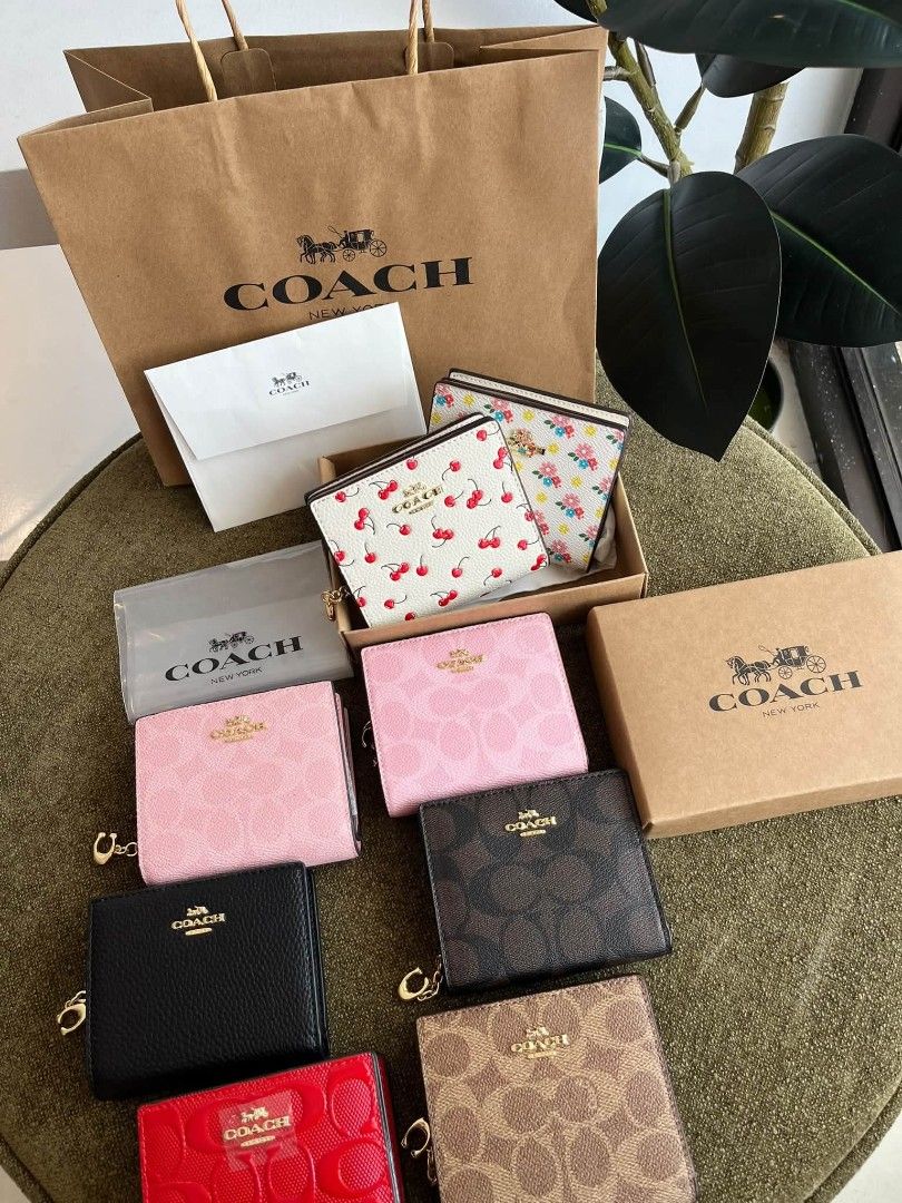 Coach Snap Bifold Wallet (Category: Wallets & Card holders) located in Quezon City. Submitted by bagsboutiqueph (Listing ID 1466709689, Image 2). Description: LAST PRICE POSTED. LIMITED STOCKS! BRANDNEW WITH INCLUSIONS. COLOR MAY SLIGHTLY VARY IN ACTUAL DUE TO LIGHTING AND CAMERA SETTING. OTHER PHOTOS WILL BE SEND DURING PURCHASE AND FOR SURE BUYERS ONLY. WHEN IN DOUBT, DO NOT ORDER. THANK YOU..