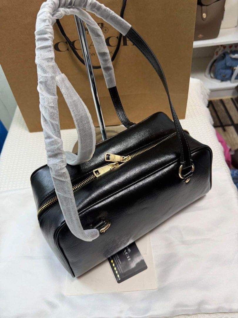 Coach Sydney (Category: Shoulder Bags) located in Binan City. Submitted by pinkykeenshop (Listing ID 1466773529, Image 3). Description: .