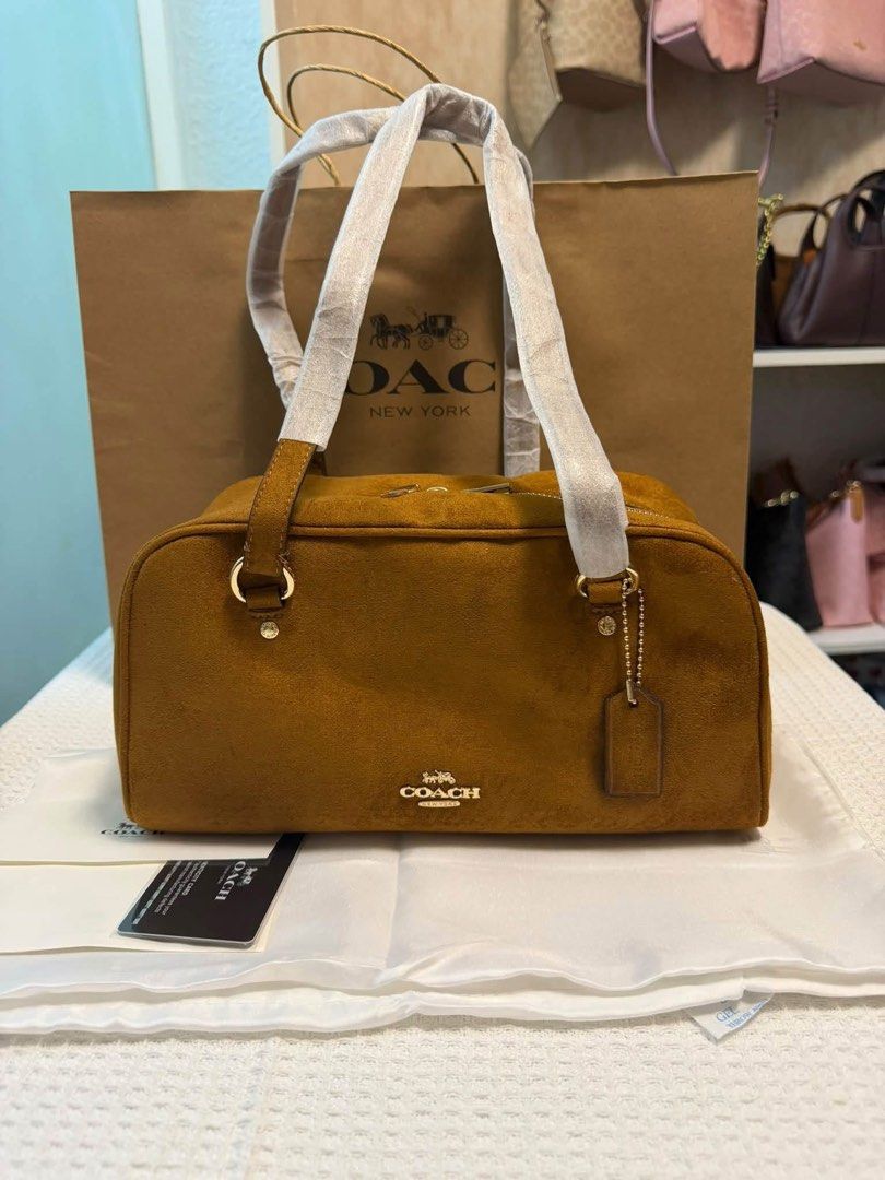 Coach Sydney (Category: Shoulder Bags) located in Binan City. Submitted by pinkykeenshop (Listing ID 1466773557, Image 1). Description: .