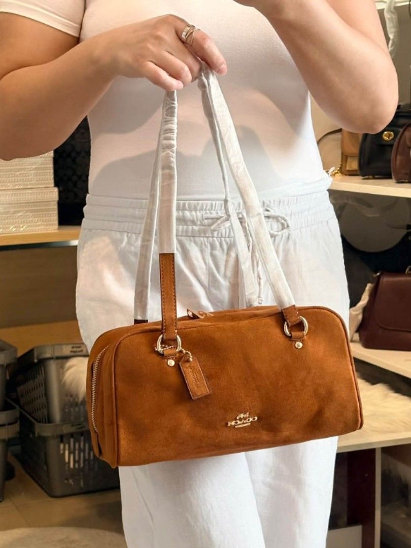 Coach Sydney Shoulder Bag (Category: Shoulder Bags) located in Manila. Submitted by msddirectfactoryoutlet (Listing ID 1466712072, Image 1). Description: .