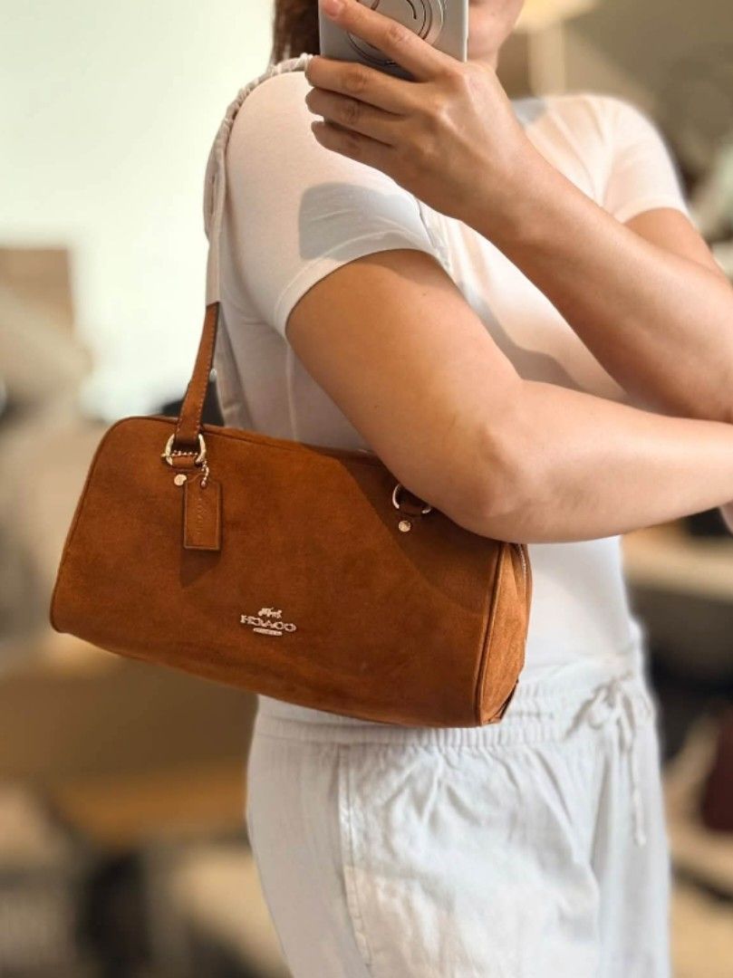 Coach Sydney Shoulder Bag (Category: Shoulder Bags) located in Manila. Submitted by msddirectfactoryoutlet (Listing ID 1466712072, Image 3). Description: .