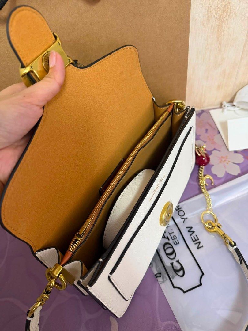 Coach Tabby 26 (Category: Shoulder Bags) located in Binan City. Submitted by pinkykeenshop (Listing ID 1466765167, Image 2). Description: .