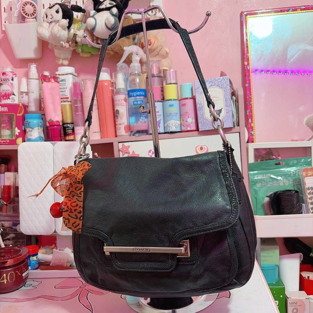 COACH TAYLOR LEATHER FLAP SHOULDER BAG (Category: Shoulder Bags) located in San Mateo. Submitted by ikay_bee (Listing ID 1466765380, Image 1). Description: •pre owned • free shipping • comes with freebies.