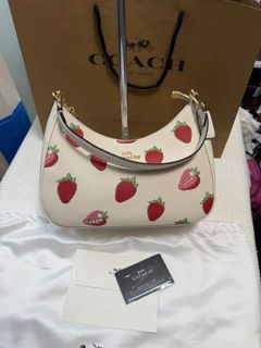 (Category: ) located in . Submitted by pinkykeenshop (Listing ID 1466766199, Image 1). Description: .
