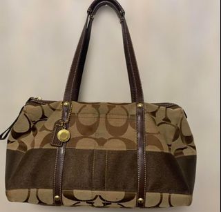 (Category: ) located in . Submitted by _dearvintage (Listing ID 1466724226, Image 1). Description: .