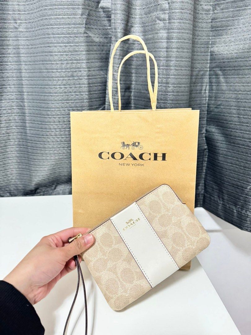 Coach Wrislet (Category: Purses & Pouches) located in San Juan, La Union. Submitted by clothedbyaya (Listing ID 1466691490, Image 1). Description: On hand Ph .
