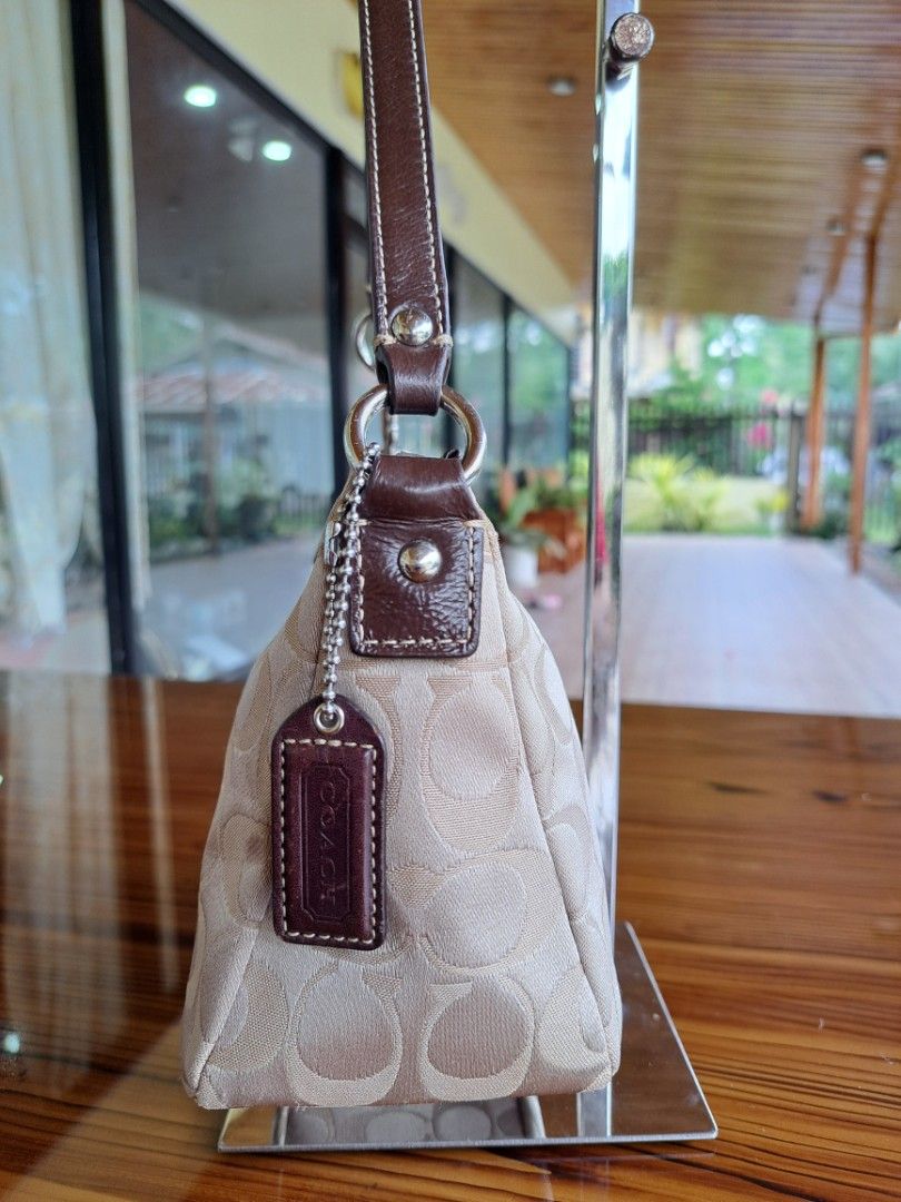 Coach Y2K Demi Small Shoulder Bag (Category: Luxury Bags & Wallets) located in Tagum. Submitted by luxestreetbags (Listing ID 1466732463, Image 2). Description: Coach Y2K ‼️🤩 ganda 🤗 Authentic/Original Coach Y2K Demi Small Shoulder in Signature Bag, Preloved Ukay ‼️‼️👜👜 Made in China Ykk zipper In very good condition 😻😻 🥰Please zoom in and zoom out to appreciate and to know the actual condition of the item. Legit online seller since 2016 w