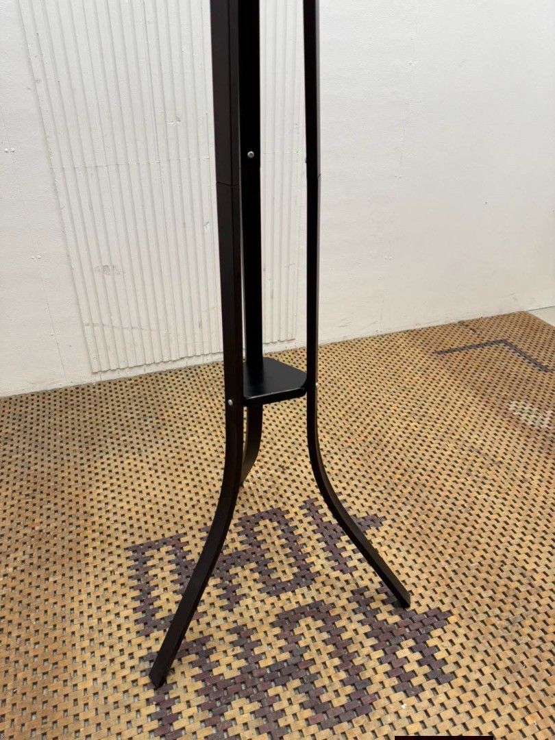 Coat Rack (Category: Other Home Furniture) located in Meycauayan. Submitted by marygracecasimiro (Listing ID 1466773374, Image 3). Description: Steel Cap and Coat Rack Price: 4,500 22 x 70 In good condition🩷.