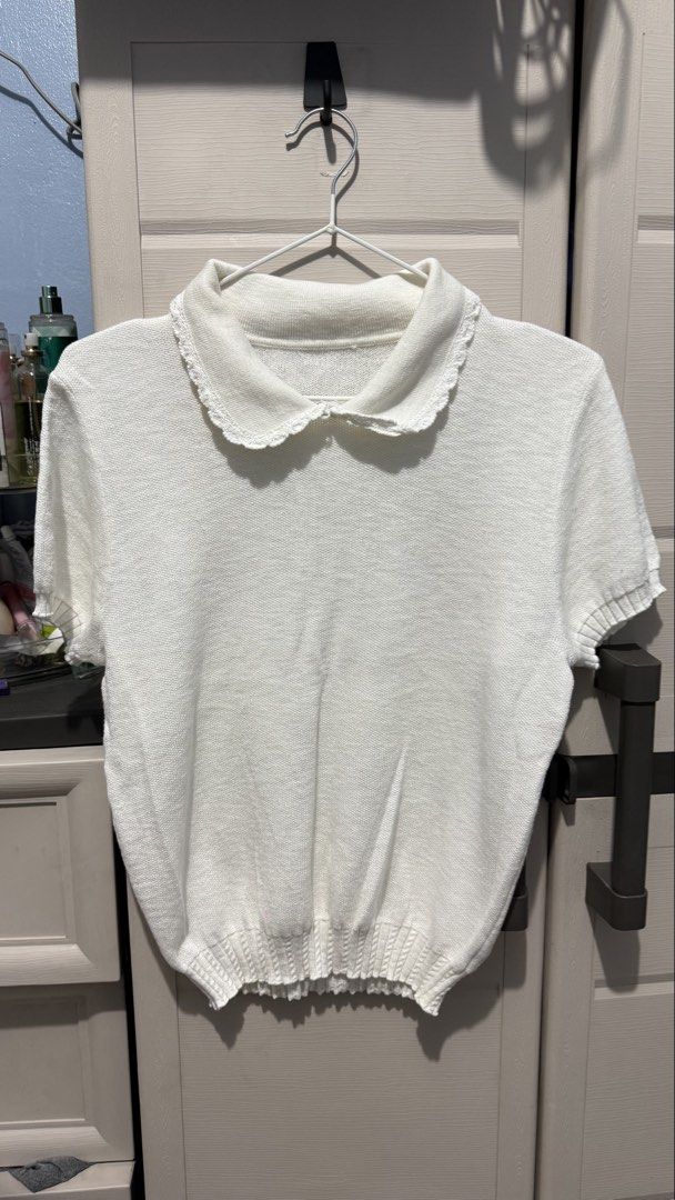 Collared Knitted Top (Category: Shirts) located in Quezon City. Submitted by dinesaur (Listing ID 1466741432, Image 1). Description: Up to large.