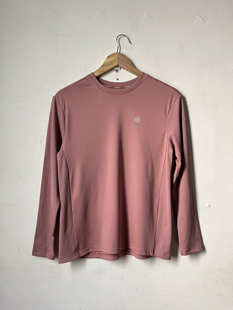 Columbia Heattech Thermal Longsleeve (Category: Activewear) located in Cagayan de Oro. Submitted by vigo999 (Listing ID 1466632766, Image 1). Description: Columbia Heattech Thermal Longsleeve Size S Condition: As new Color rate: 10/10 No issues Dimes: 19x24 .