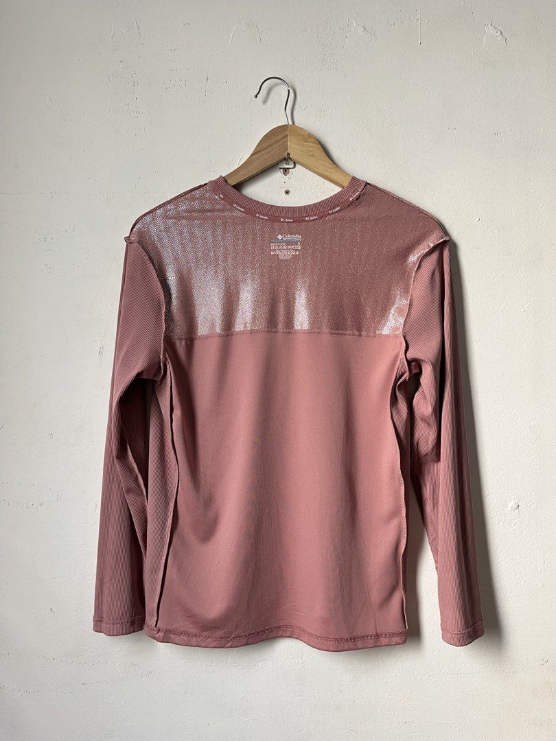 Columbia Heattech Thermal Longsleeve (Category: Activewear) located in Cagayan de Oro. Submitted by vigo999 (Listing ID 1466632766, Image 3). Description: Columbia Heattech Thermal Longsleeve Size S Condition: As new Color rate: 10/10 No issues Dimes: 19x24 .