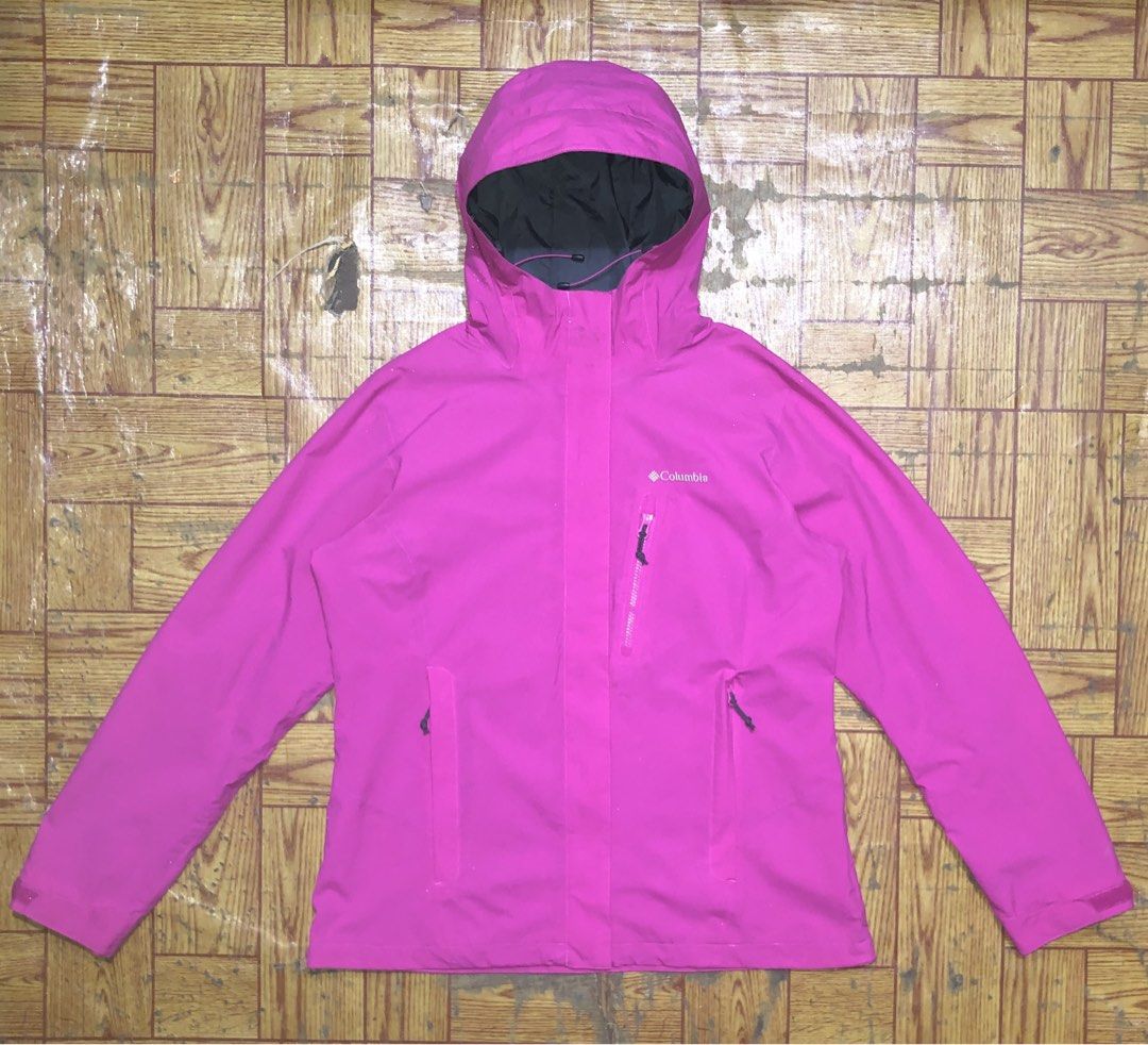 Columbia Omnitech Outdoor Jacket (Category: Coats, Jackets and Outerwear) located in Dasmarinas. Submitted by cornyxmessy (Listing ID 1466750024, Image 1). Description: width - 23 length - 27.