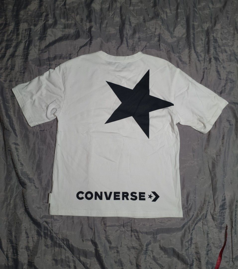 Converse White Graphic Tee Size M (Category: Shirts) located in Polangui. Submitted by quongmarka50283 (Listing ID 1466674936, Image 2). Description: dimes:25/19 color rate:9/10 nees wash.