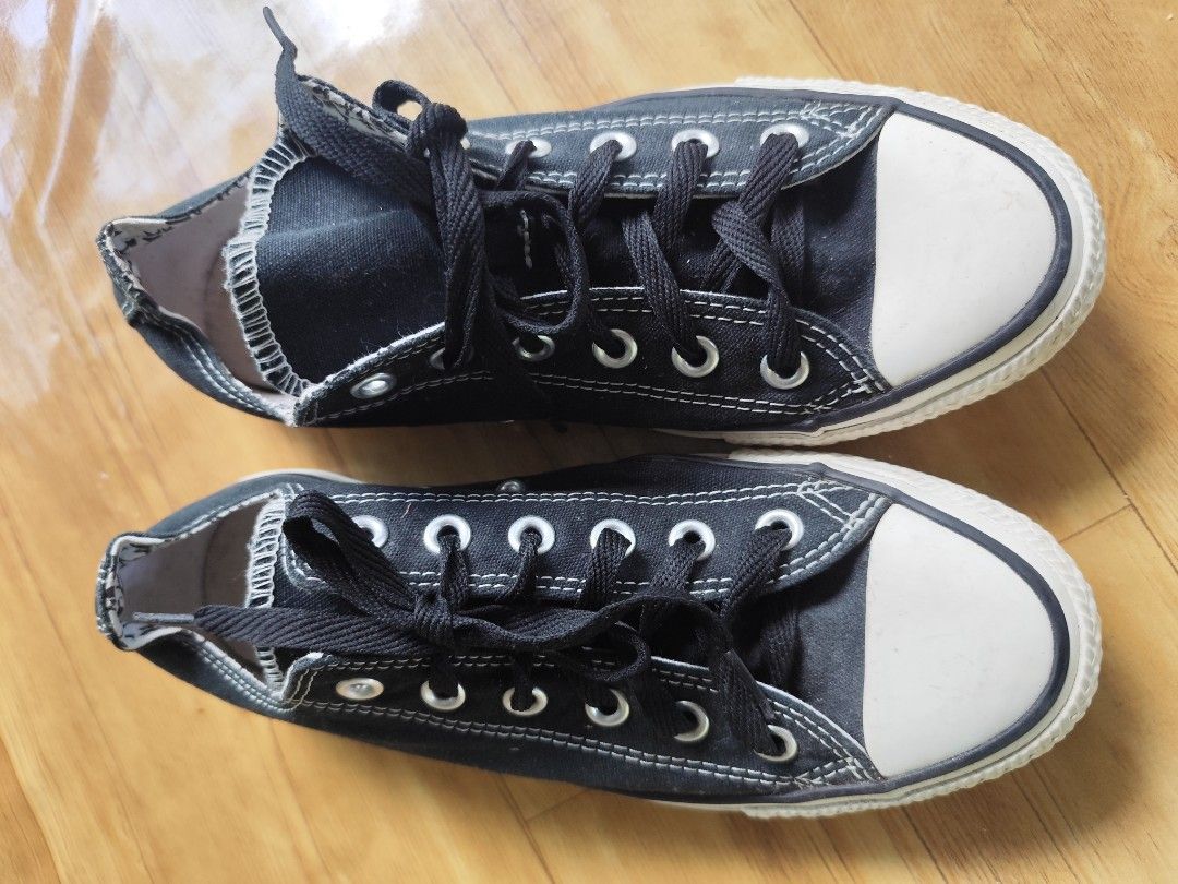 Converse Womens Double Tounge Size 6 (Category: Sneakers) located in Manila. Submitted by buyybustt (Listing ID 1466568367, Image 2). Description: Size 6 US Main Tag on both pair ware out Need cleaning brand new condition (see sole) Dm.