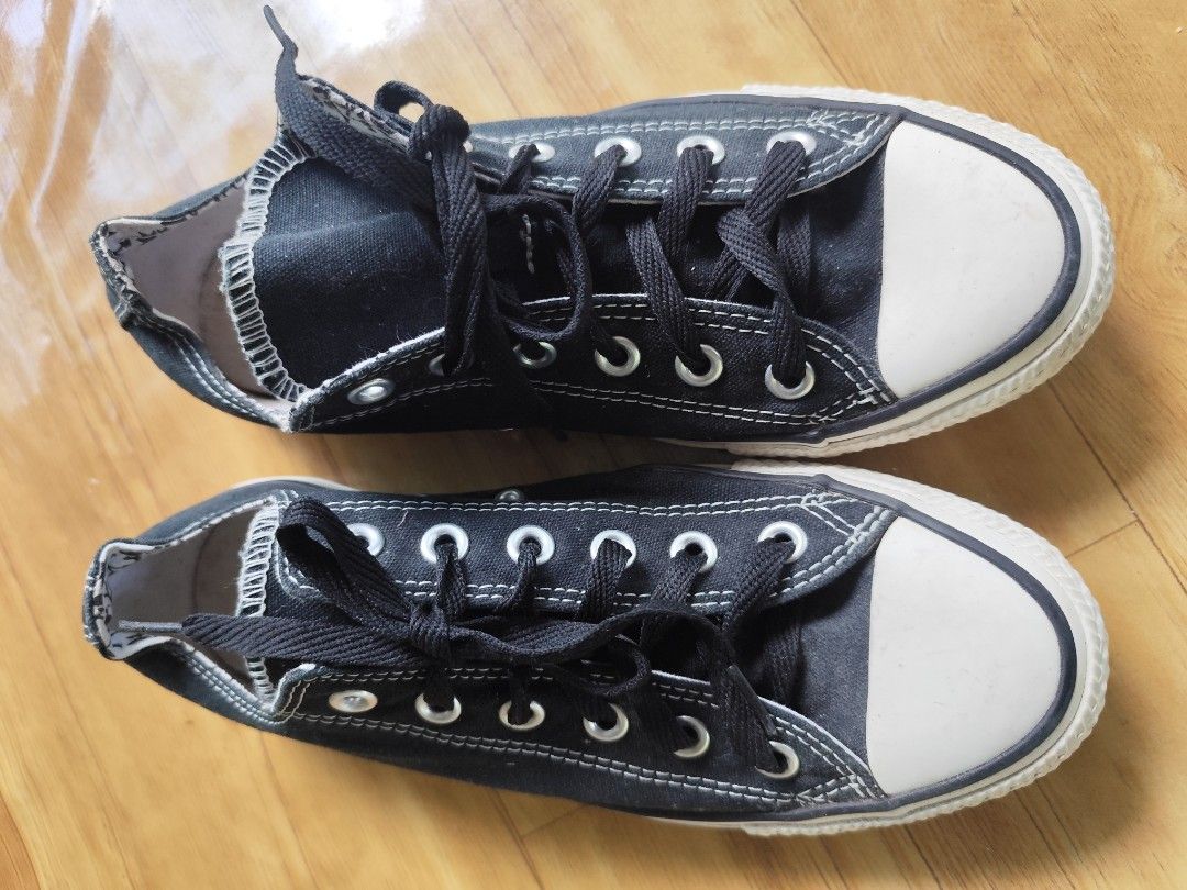 Converse Womens Double Tounge Size 6 (Category: Sneakers) located in Manila. Submitted by buyybustt (Listing ID 1466568367, Image 1). Description: Size 6 US Main Tag on both pair ware out Need cleaning brand new condition (see sole) Dm.
