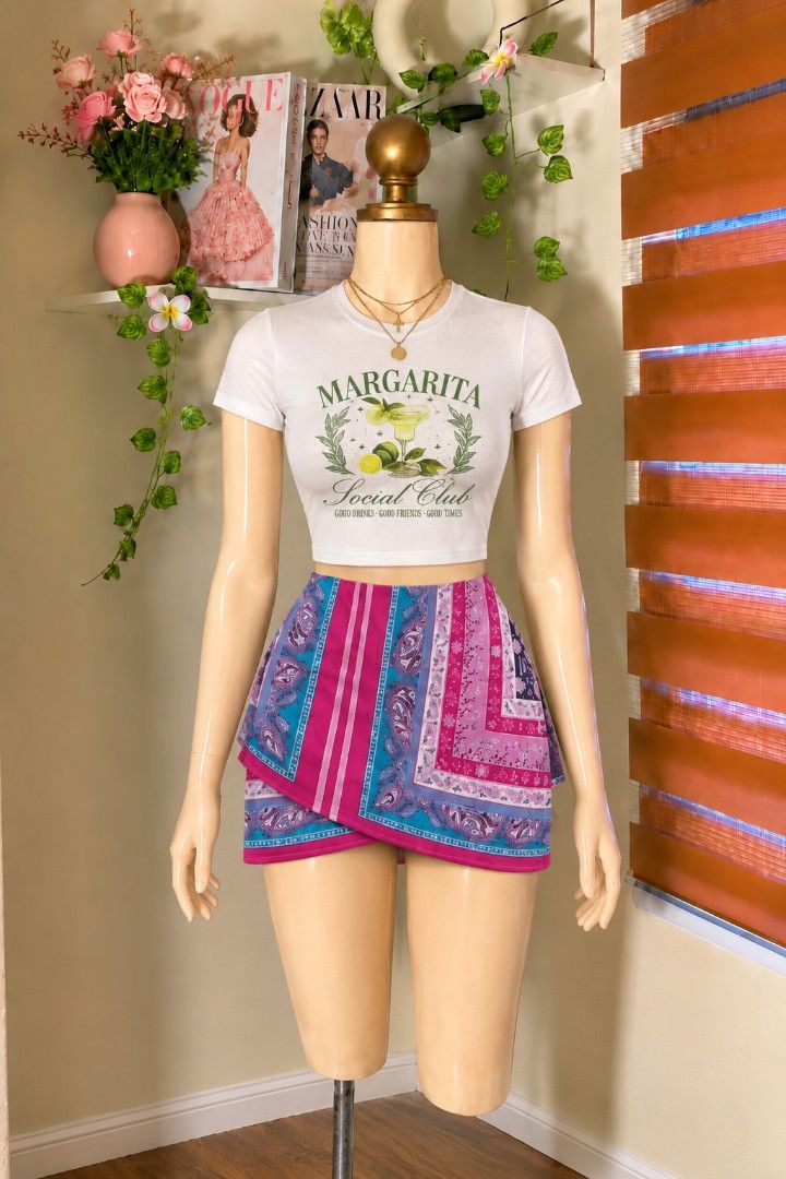 Coords Set (Category: Dresses) located in Manila. Submitted by vastfox_674246 (Listing ID 1466656392, Image 1). Description: Shein Brandnew Items Coords Set.