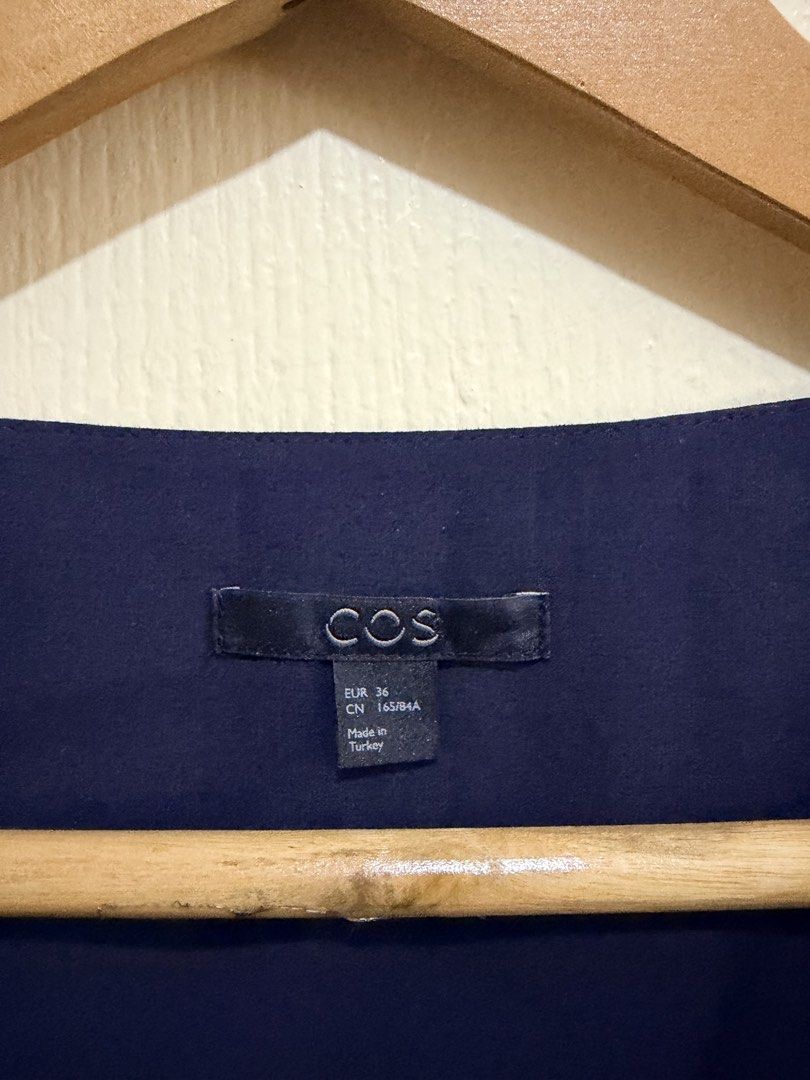 COS Turn Up Cuffs Modal Blend (Category: Longsleeves) located in Pasig City. Submitted by shopsmart.mnl (Listing ID 1466644976, Image 3). Description: Can fit up to M No issue and excellent condition.