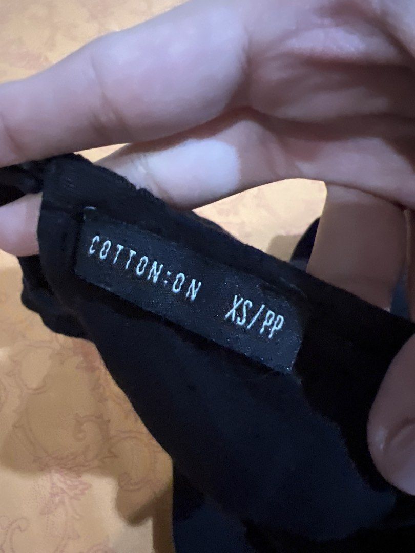 Cotton On Black Cotton Tank Top (Category: Sleeveless) located in Quezon City. Submitted by awidenise (Listing ID 1466609169, Image 2). Description: .