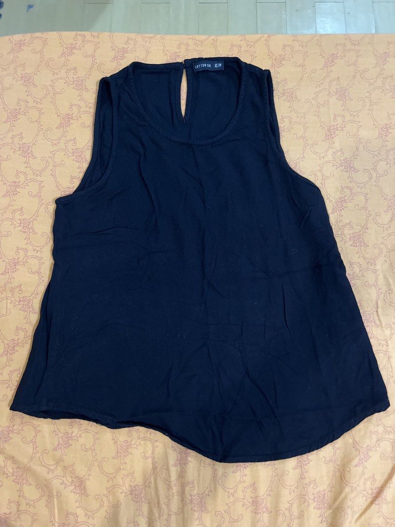 Cotton On Black Cotton Tank Top (Category: Sleeveless) located in Quezon City. Submitted by awidenise (Listing ID 1466609169, Image 1). Description: .