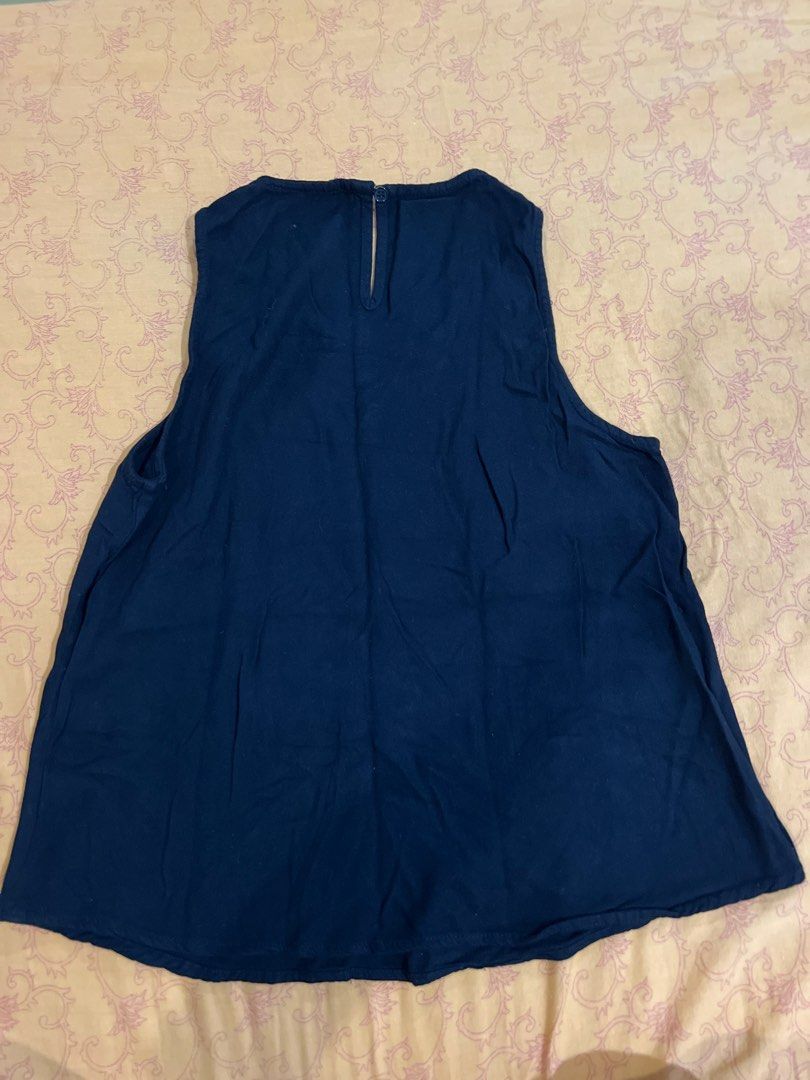 Cotton On Black Cotton Tank Top (Category: Sleeveless) located in Quezon City. Submitted by awidenise (Listing ID 1466609169, Image 3). Description: .