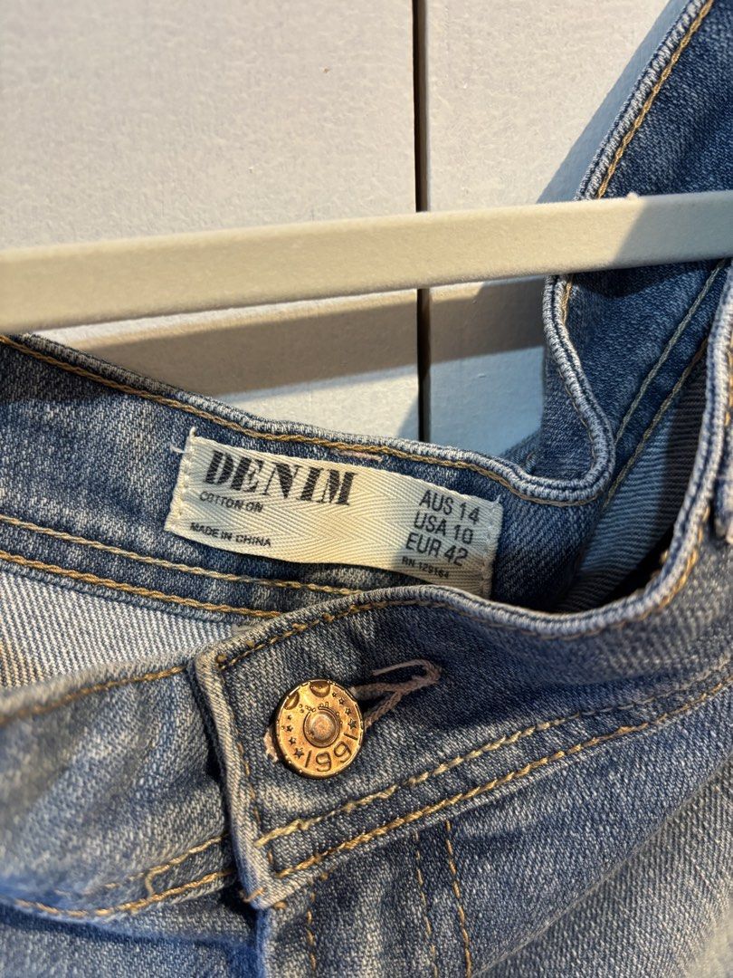 COTTON ON DENIM SHORTS (Category: Shorts) located in Quezon City. Submitted by soldbypam (Listing ID 1466641994, Image 2). Description: US 10 Actual photos posted to avoid unnecessary requests No when worn Low ballers will not be entertained.