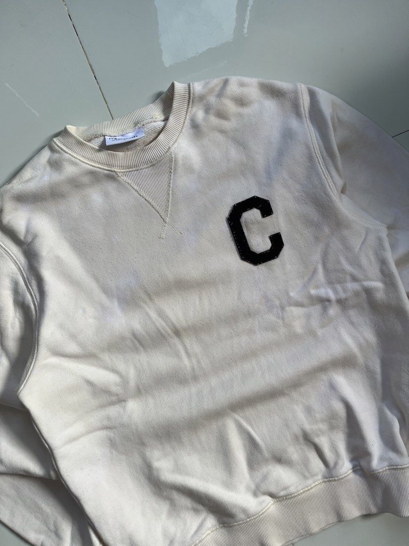 Covernat Sweater (Category: Coats, Jackets and Outerwear) located in Bacolod City. Submitted by danielle5_ (Listing ID 1466584792, Image 3). Description: Small, 19x23 Flaws: none Mine: 550.