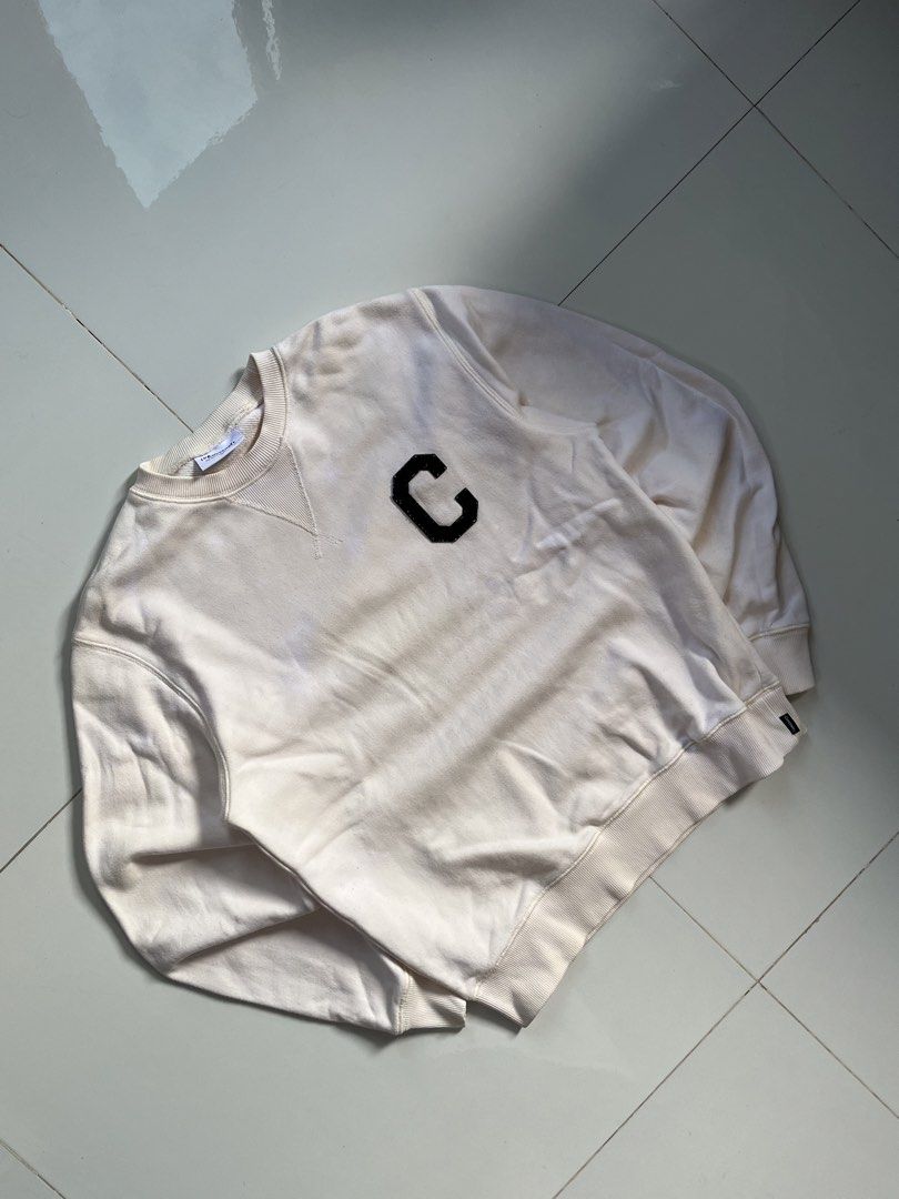 Covernat Sweater (Category: Coats, Jackets and Outerwear) located in Bacolod City. Submitted by danielle5_ (Listing ID 1466584792, Image 2). Description: Small, 19x23 Flaws: none Mine: 550.