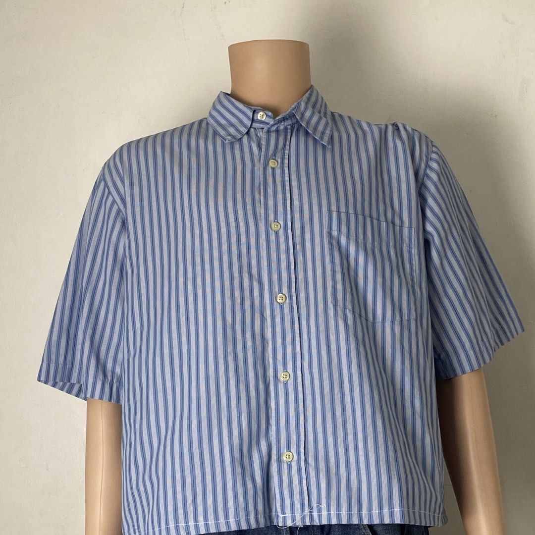 COVINGTON 👕| Blue Pinstripes Crop Polo (Category: Tshirts & Polo Shirts ) located in Bulacan. Submitted by orc.ph (Listing ID 1466648769, Image 3). Description: COVINGTON 👕| Blue Horizontal Design Crop Polo Material Used: Cotton - Blue - Short Sleeve - Single Pocket - Button up - button closure - Horizontal Design - Semi Formal - Formal - Streetwear - Crop Polo Size: L Width: 22 Length: 22 Pristined Condition. No Visible Flaws. No Issue At All 